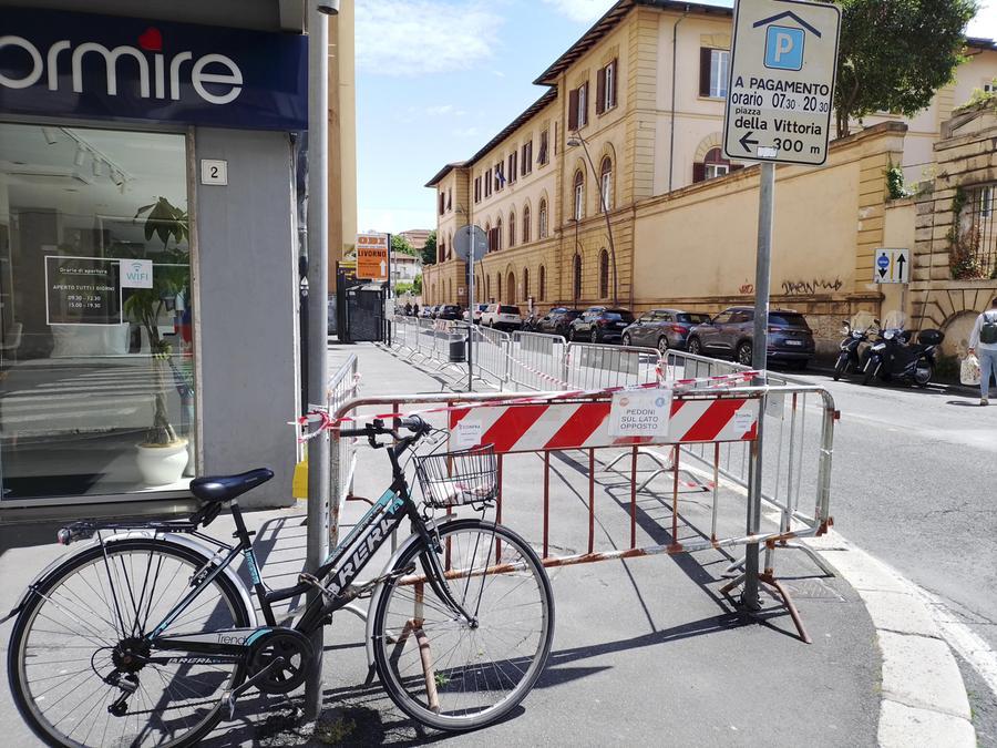 Via Marradi, stop alla sosta selvaggia: in arrivo marciapiedi alti e fioriere – Il progetto