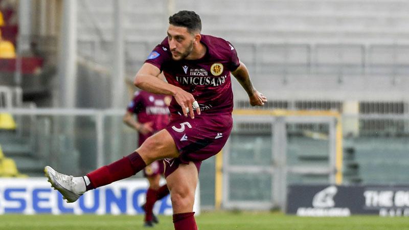 Da Frati a Neri: quelli che aspettano il Livorno. Crac Giampà, starà fuori sei mesi