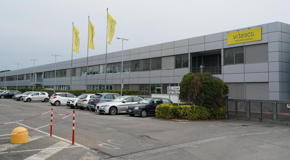 Annullati i 750 esuberi alla Vitesco: multinazionale compra le fabbriche