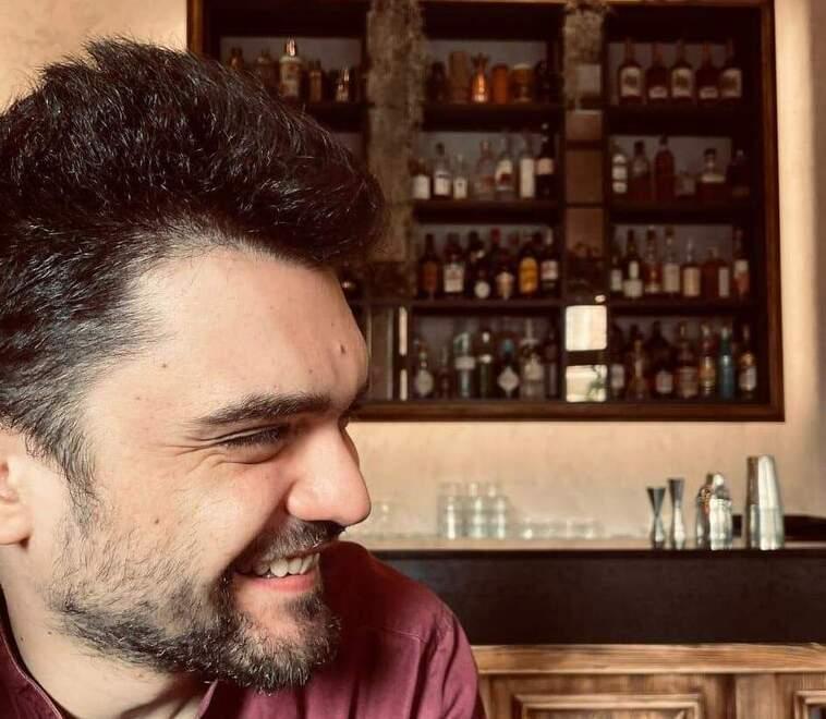 Gli imprenditori non trovano lavoratori? L’attivista: «È meglio la Naspi di certi contratti. Basta farsi sfruttare perché giovani»