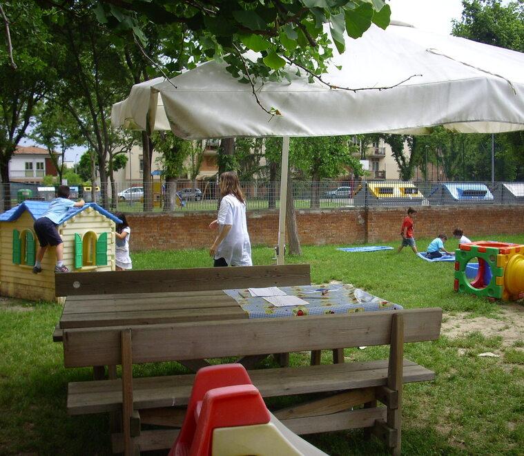 Ferrara, salta il centro estivo al Satellite: «Ormai siamo mamme disperate»