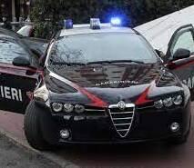 Donna morta a Pistoia, graffio sospetto sul collo del figlio