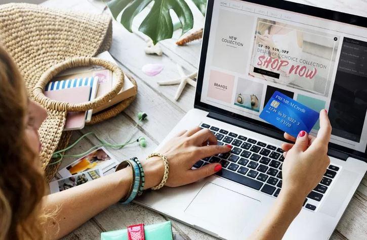 Ferrara, i negozianti: «L’e-commerce rovina il rapporto con il cliente»