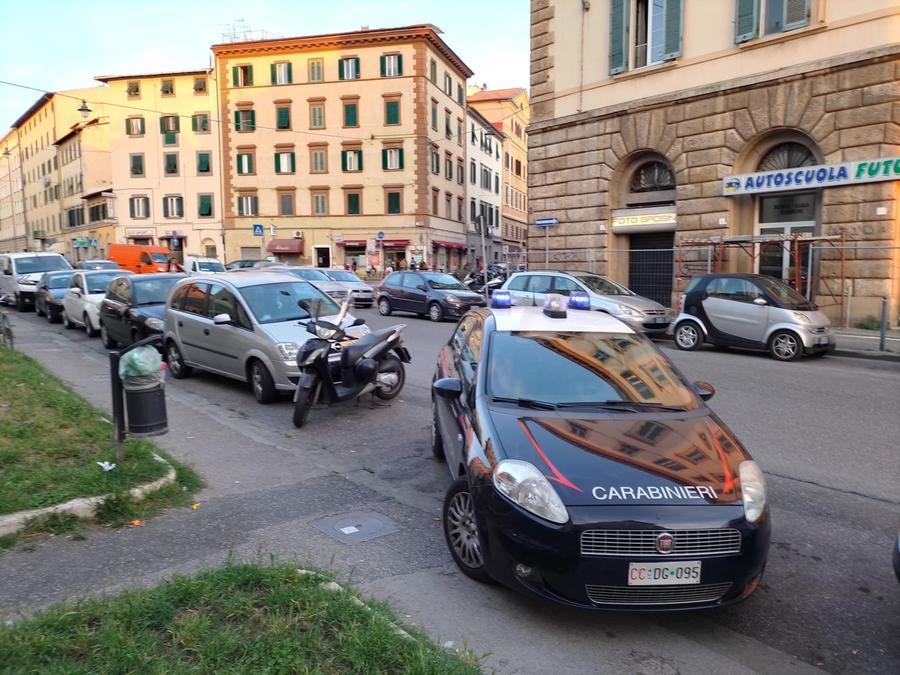 
	Una pattuglia dei carabinieri (foto d'archivio)

