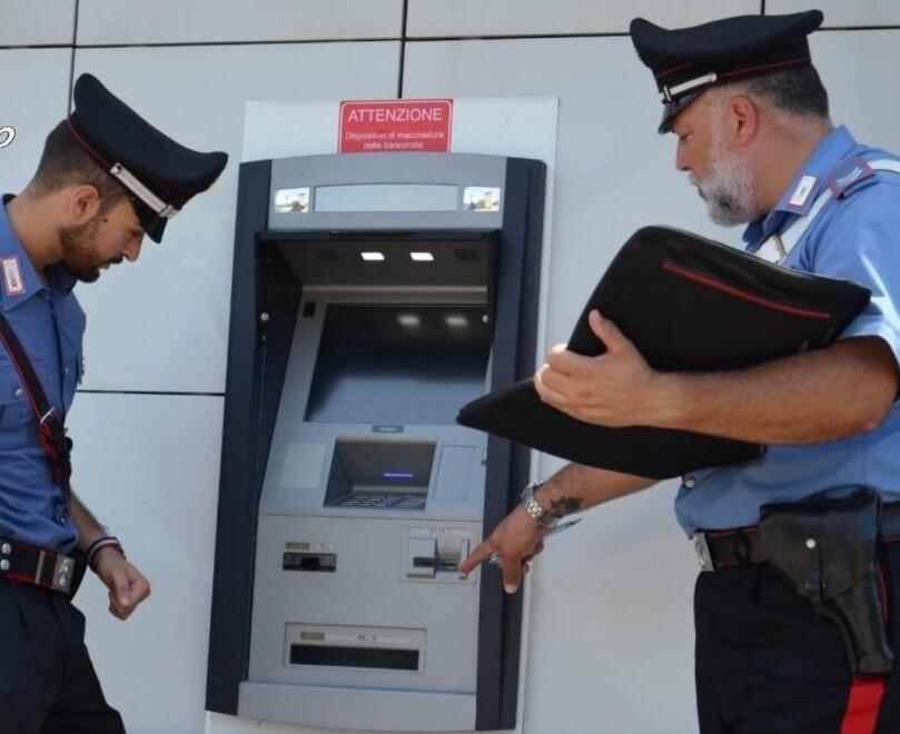 Castelnuovo,&nbsp; anziana rapinata al bancomat: «È il secondo colpo di una banda» 