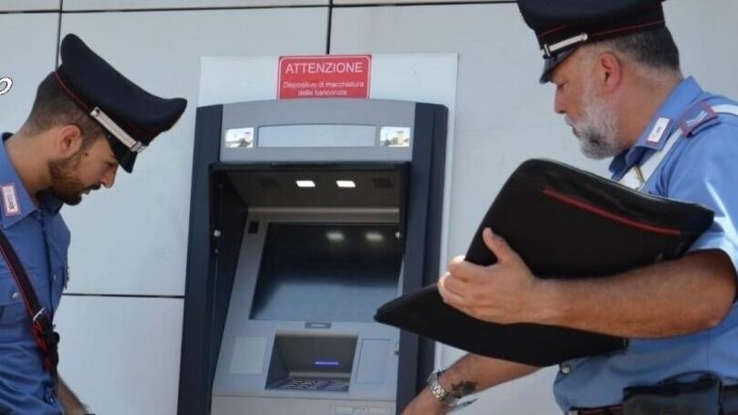 Castelnuovo,  anziana rapinata al bancomat: «È il secondo colpo di una banda»
