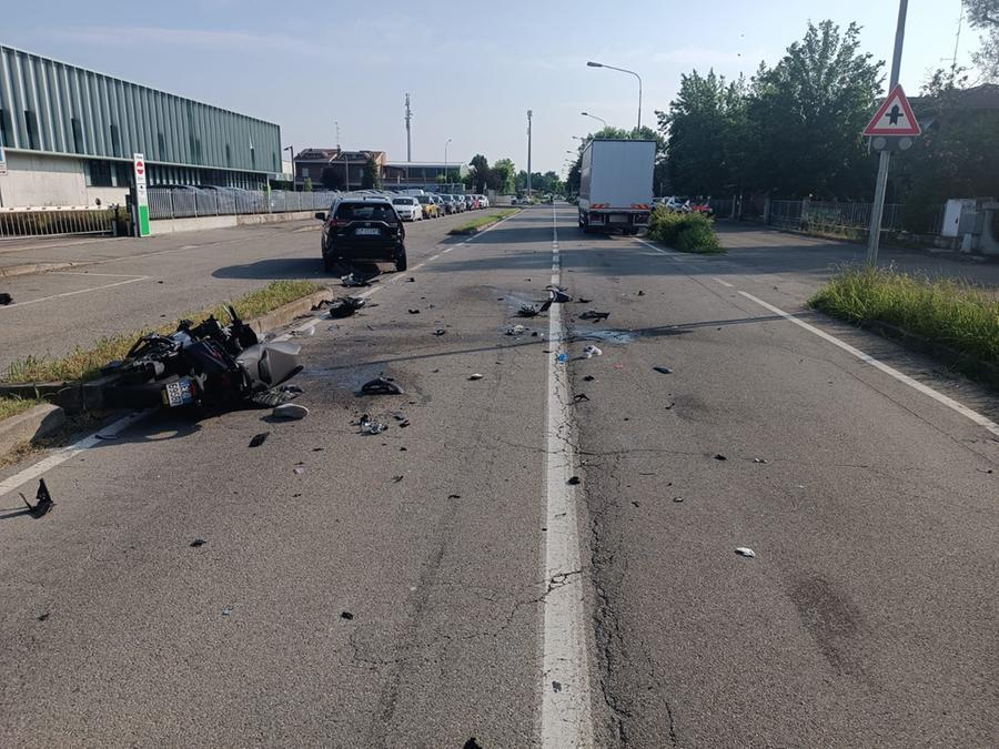 A Bagnolo motociclista ferito in uno schianto, è grave