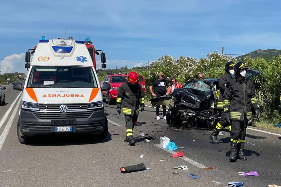 
	Il terribile incidente sulla provinciale Carbonia-Villamassargia<em> (foto Mario Rosas)</em>

