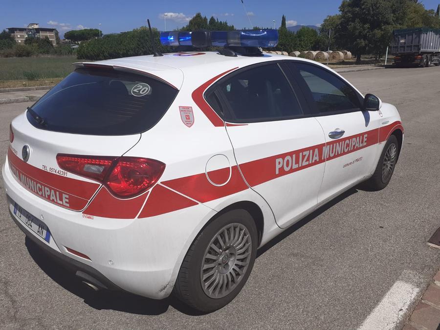 Prato, si chiude accidentalmente l’auto: bimba di due anni rimane chiusa dentro