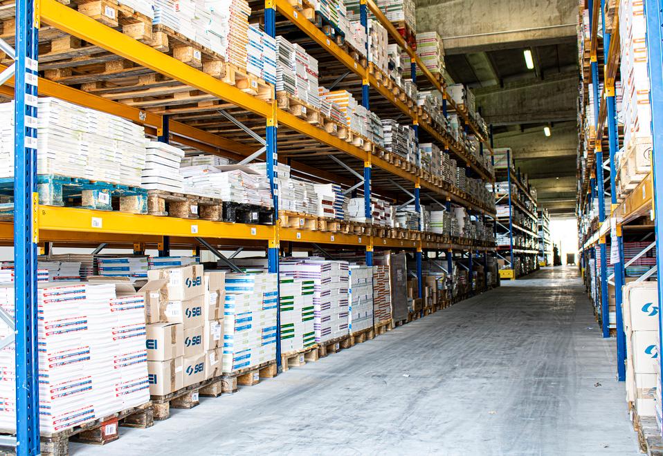 Ferrara, ci sono 6 milioni di libri da consegnare e la TXT cerca 350 lavoratori