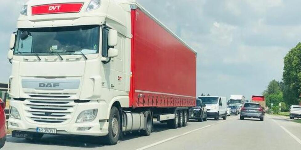 Pomposa, la Romea va in tilt per un incidente