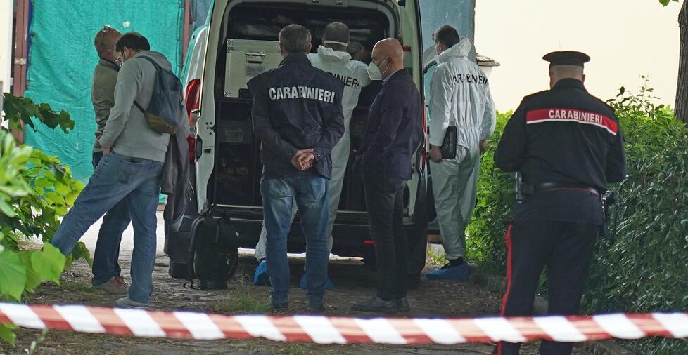 Pisa, figlio di 11 anni morto con un colpo di pistola. Padre a giudizio: contestata la custodia dell’arma