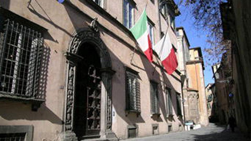 Lucca, quanto guadagnano i dirigenti comunali: in sei sono oltre i centomila euro l’anno