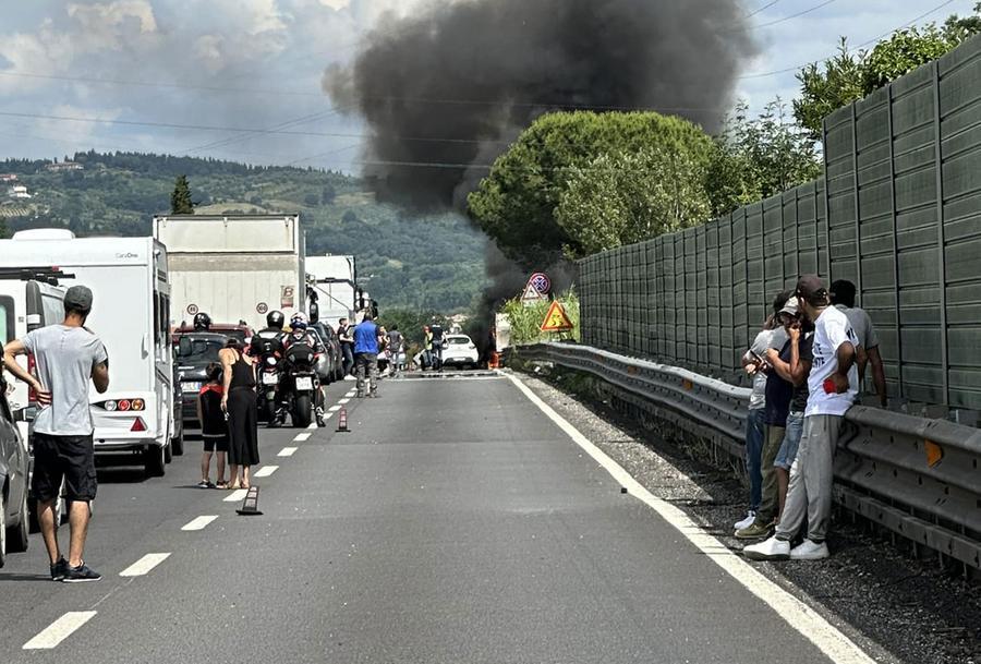 
	L'incendio (dal gruppo I dannati della Fi-Pi-Li)

