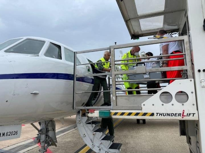 Volo salvavita da Cagliari a Milano per due gemellini di tre mesi