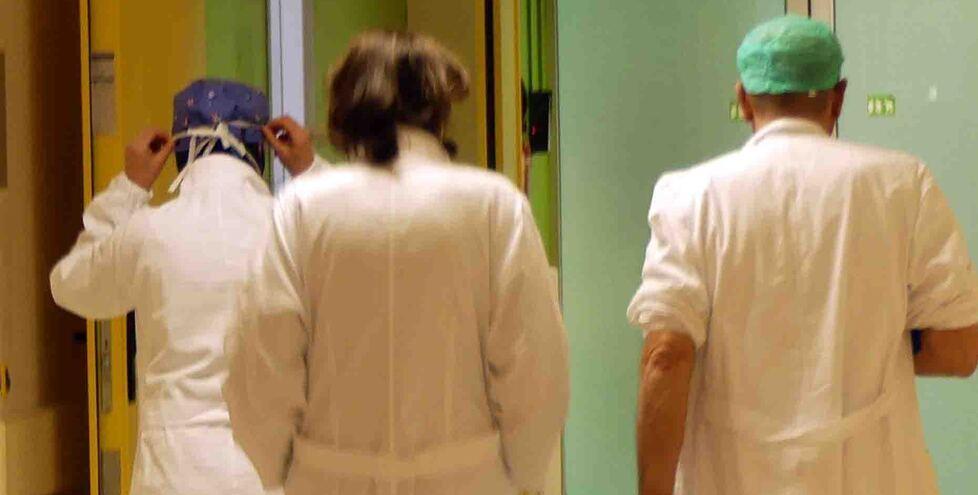 Ferrara. «Asl e S. Anna non assumono e qui il personale si licenzia»