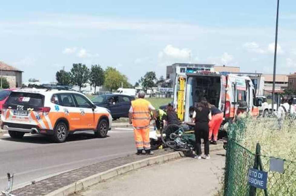 Vignola, bici elettrica investita: un 42enne in ospedale 