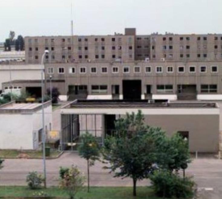 Modena, detenuto aggredisce due agenti al Sant’Anna