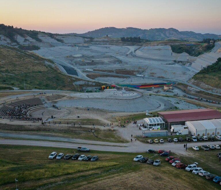 Una veduta della discarica di Legoli gestita dalla Belvedere di Peccioli