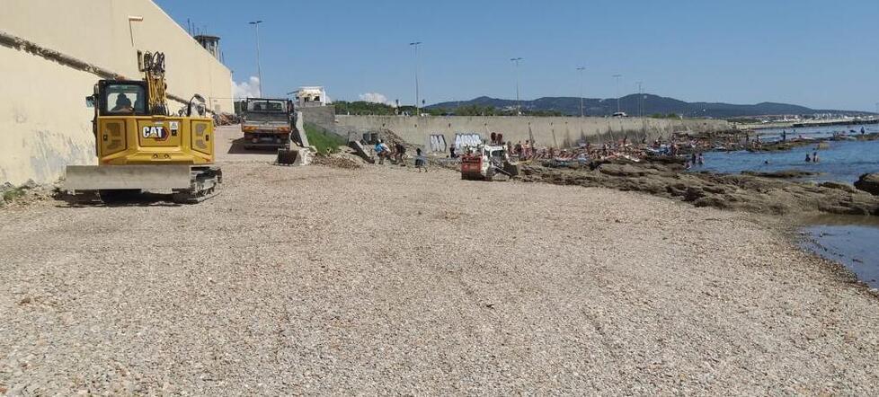 La spiaggia dell ’ Accademia (bed rock del Lazzaretto) ripristinata e sistemata