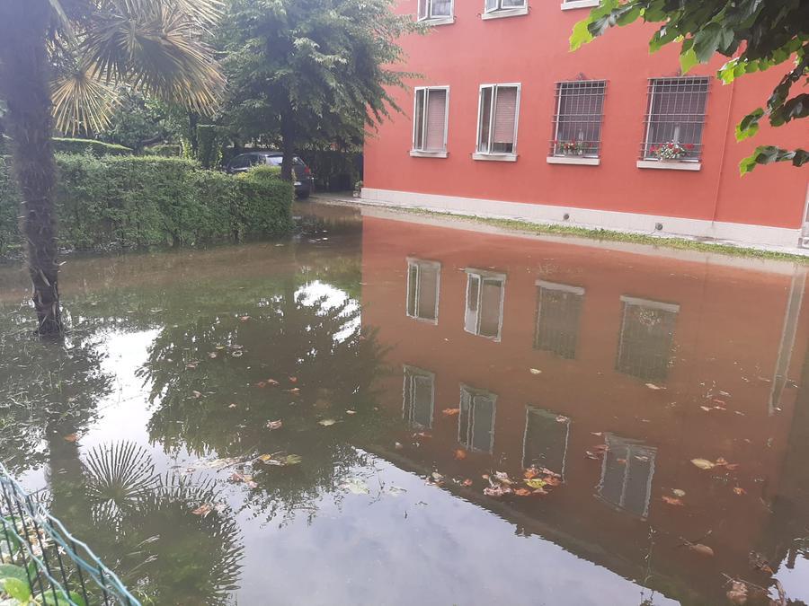 Strade e cantine allagate a Cento