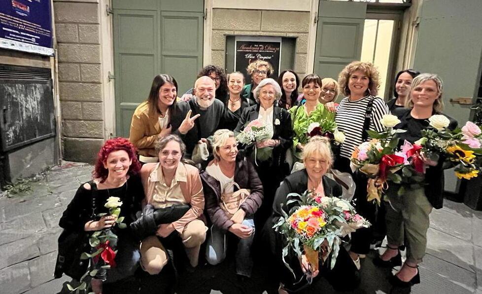 Insegnanti e allieve della scuola di danza Bice Cinquini