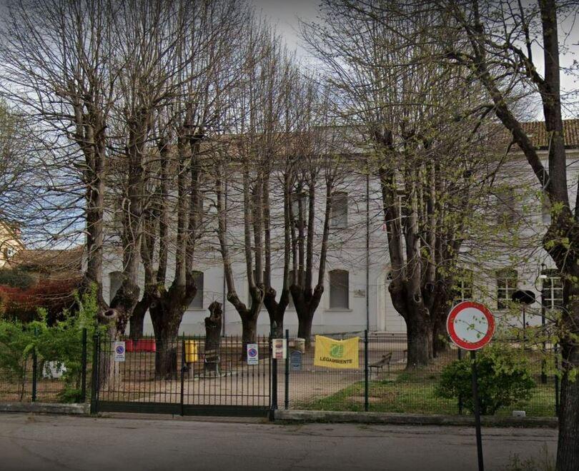 A Santa Vittoria di Gualtieri chiude la scuola primaria