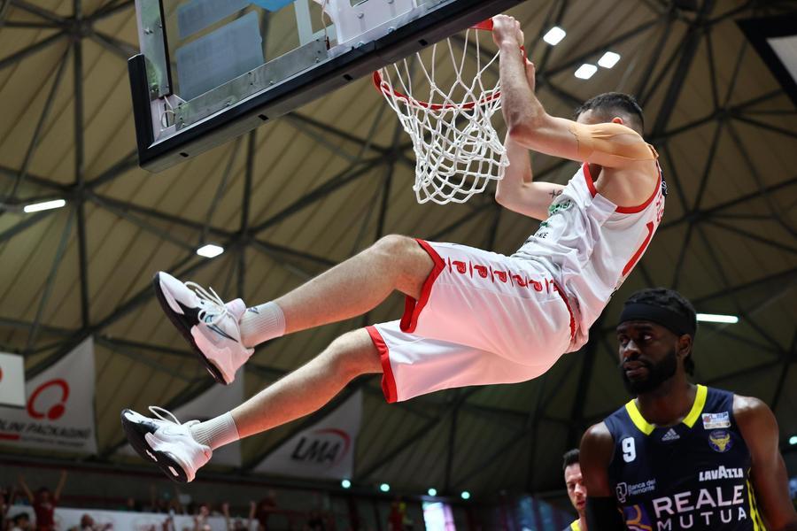 Pistoia porta a casa il primo round contro Torino