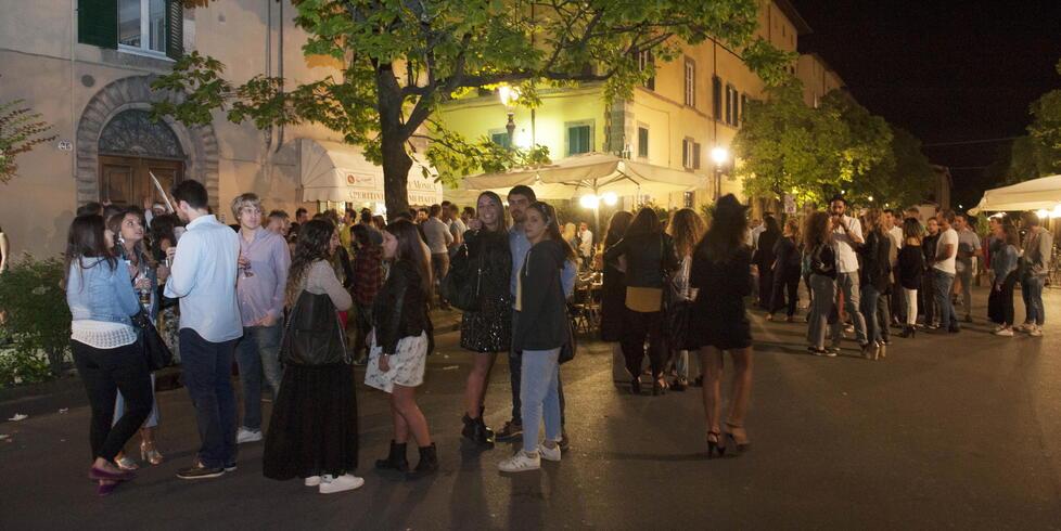Movida in centro storico a Lucca (foto d’archivio)