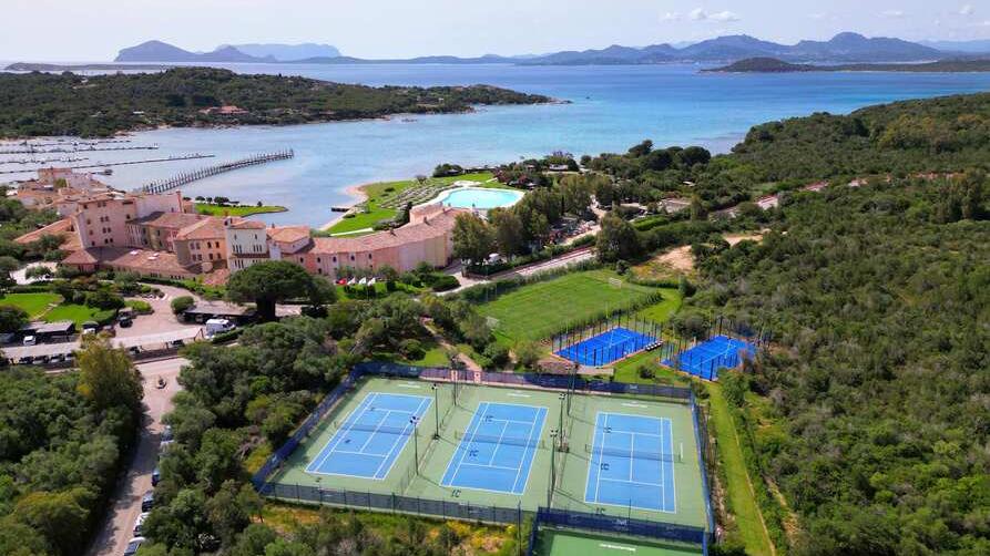 Mouratoglou sbarca al Cala di Volpe: è il suo primo tennis center in Italia