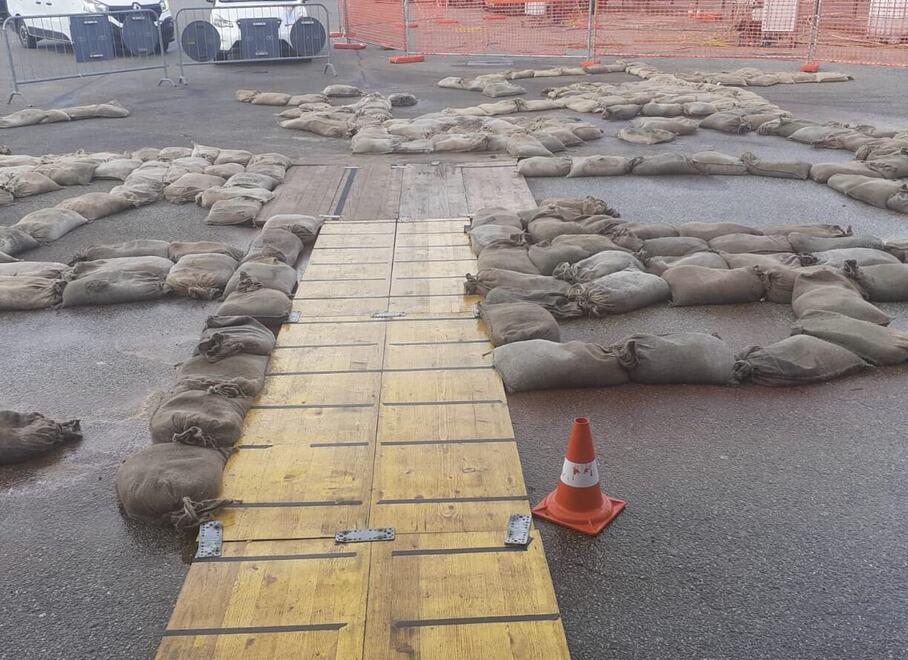 Goro tre metri sotto al mare, «Bisogna proteggere i porti»