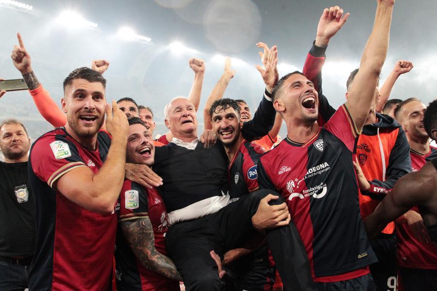 Pavoletti regala la Serie A al Cagliari, vittoria con un gol al 93’