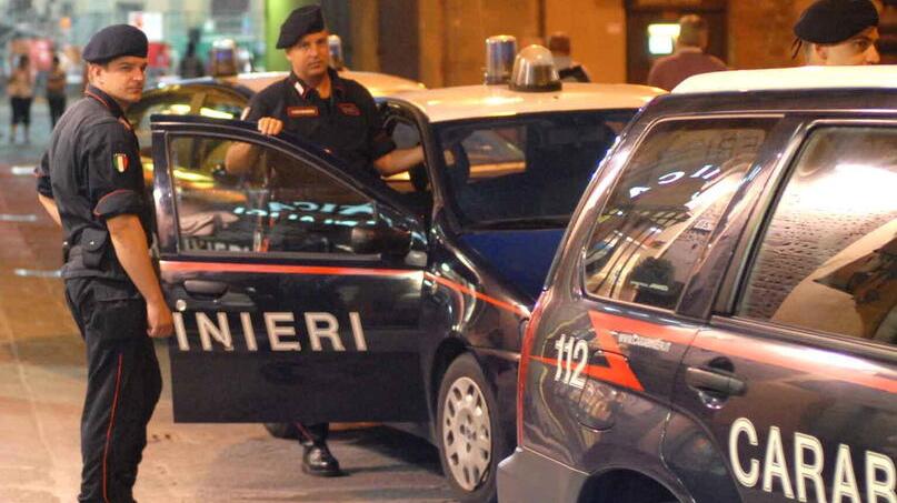 Pistoia, maxi rissa sulla Sala e spuntano anche i coltelli
