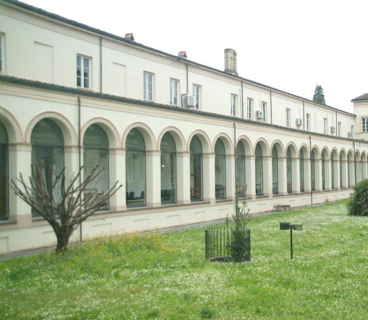 Lucca, studentessa uccisa da un’overdose: non si può fare il processo al pusher perché non si trova