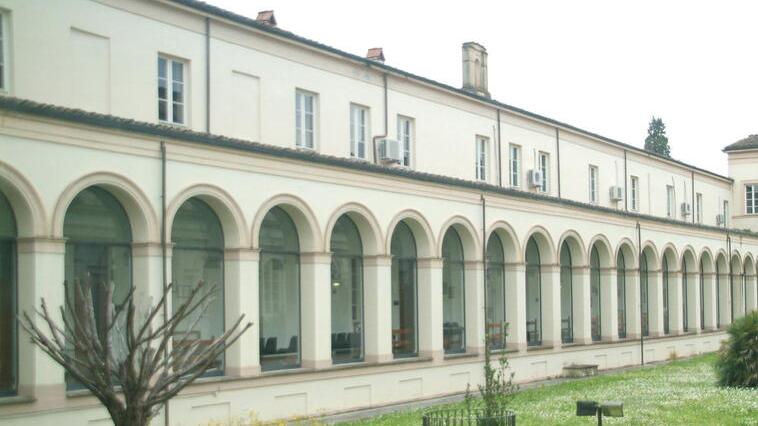 Lucca, studentessa uccisa da un’overdose: non si può fare il processo al pusher perché non si trova