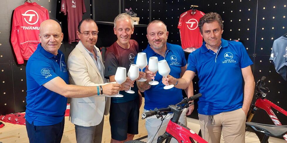 Il cicloturismo, la carta vincente per Follonica: inaugurata una nuova bike station