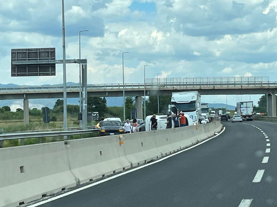 
	L'incidente in Fi-Pi-Li (foto Franco Silvi)

