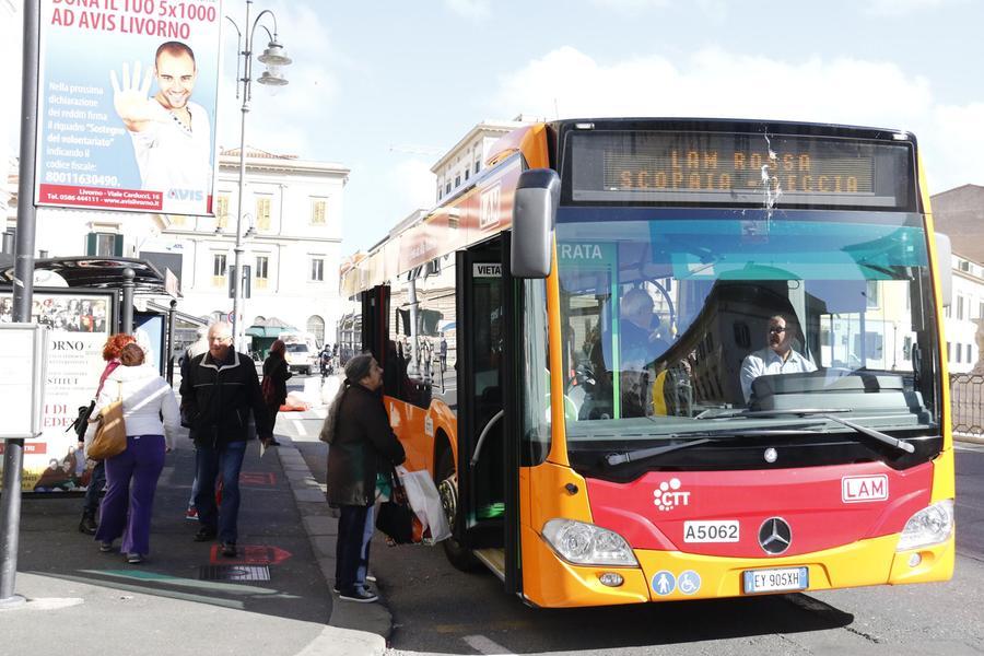 
	Un bus della Lam rossa (foto d'archivio)

