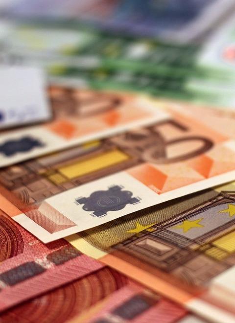 I mutui crescono ad aprile: +4,52% I depositi in banca ora sono in calo