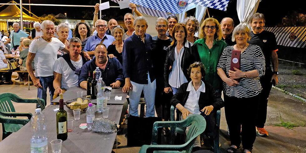Cecina, orgogliosi di essere “marinesi”: in duecento alla festa con Giannino