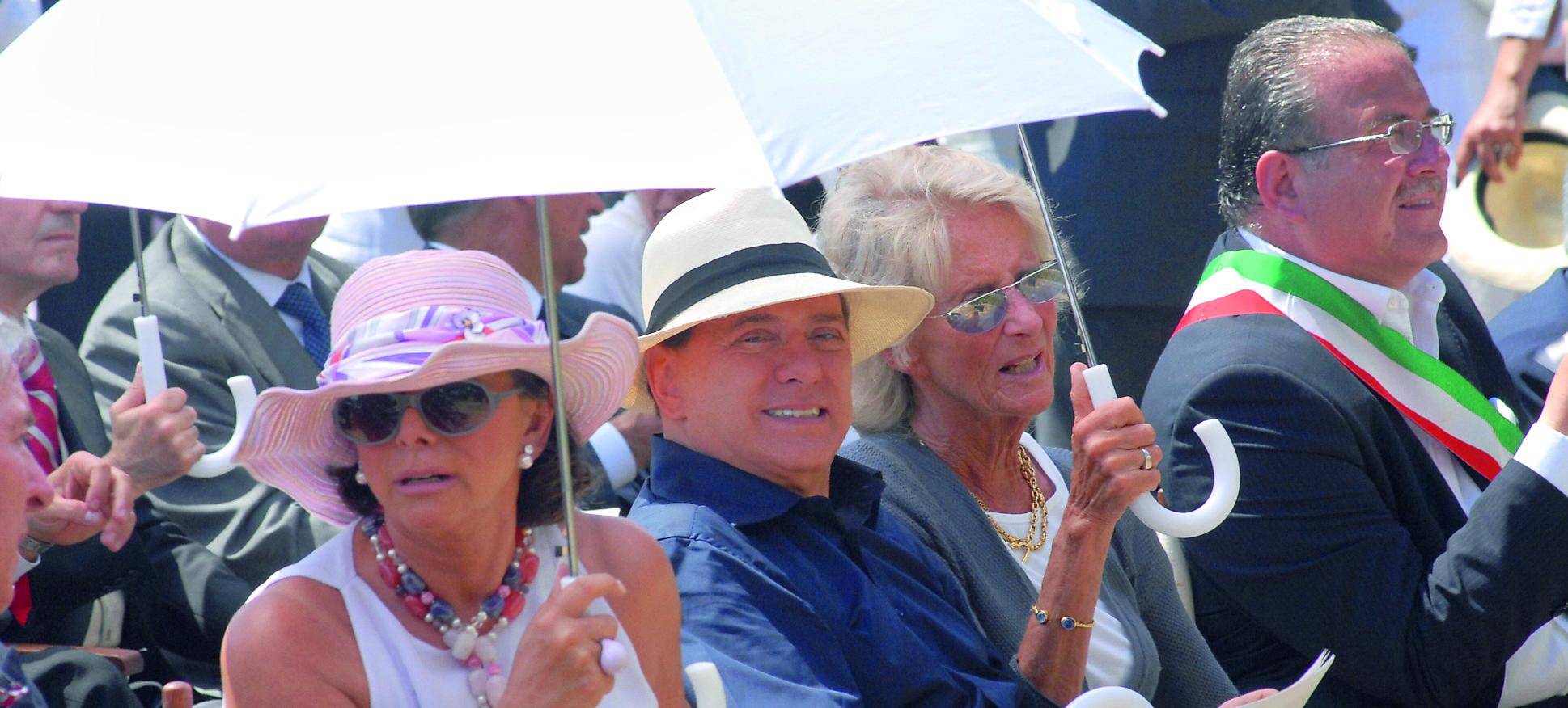 Berlusconi a Porto Rotondo all'inaugurazione del campanile donato da Krizia