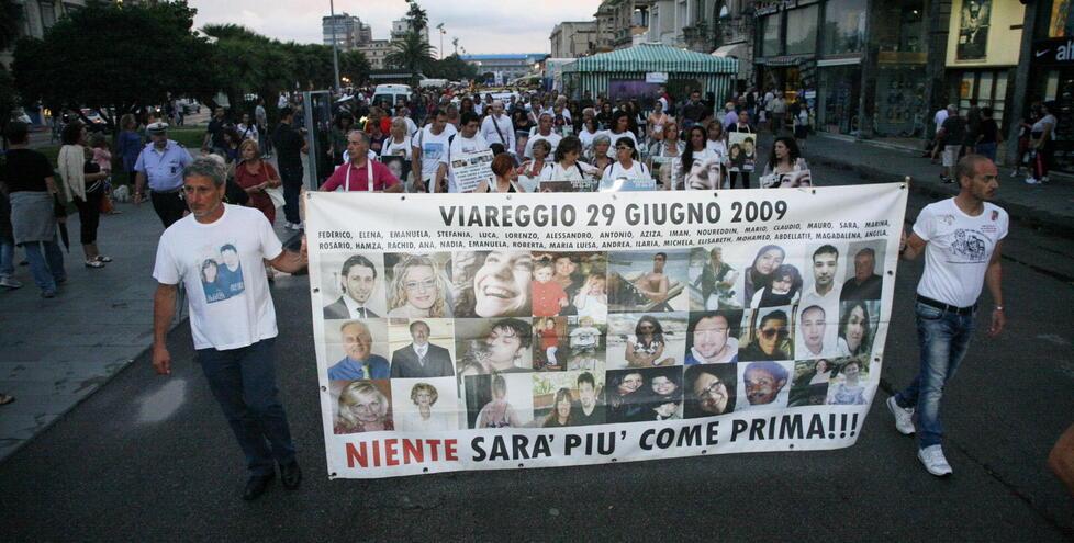 Strage di Viareggio, il 29 giugno il corteo in stazione. «Senza giustizia dopo 14 anni»