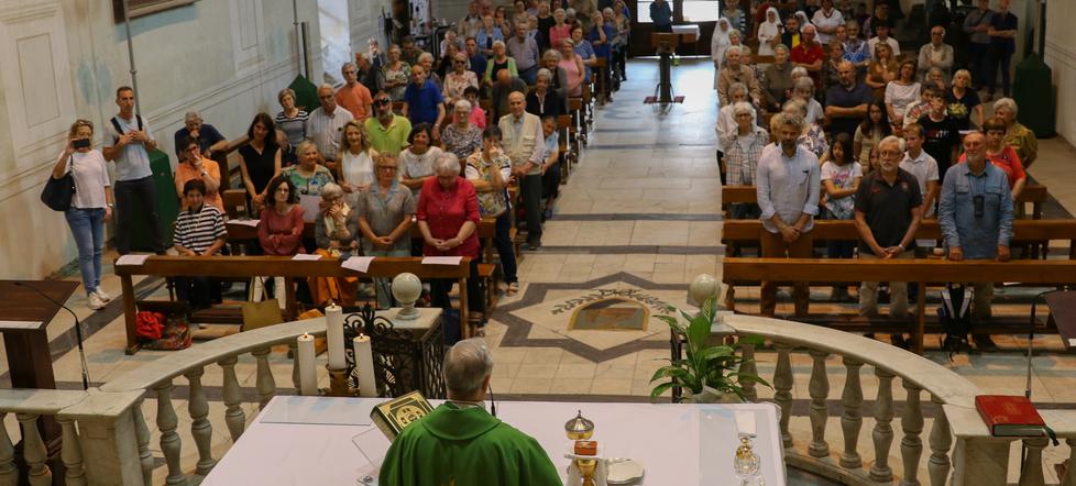 Piombino, una vita al servizio di tutti: la città ringrazia don Castelli