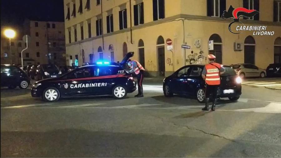Controlli dei carabinieri in centro (foto d'archivio)