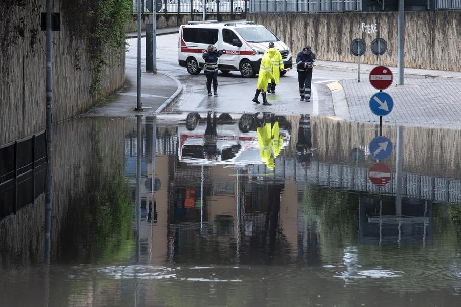 
	Allagamenti al sottopasso di Barbanella (foto Agenzia Bf)

