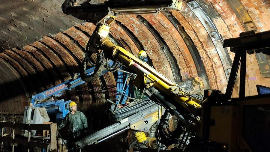 I lavori in corso sulla tratta ferroviaria Prato-Bologna