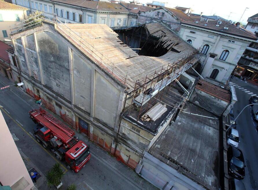 Montecatini, ripartono i lavori all’ex Adriano: «Restituiremo l’edificio alla città»