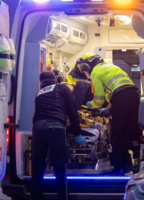 Comacchio, auto sbanda e vola nella scarpata: donna ferita