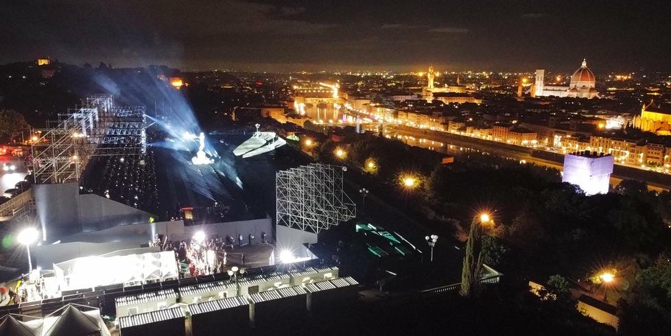 Di Caprio, Clooney: passerella di grandi star al Piazzale Michelangelo