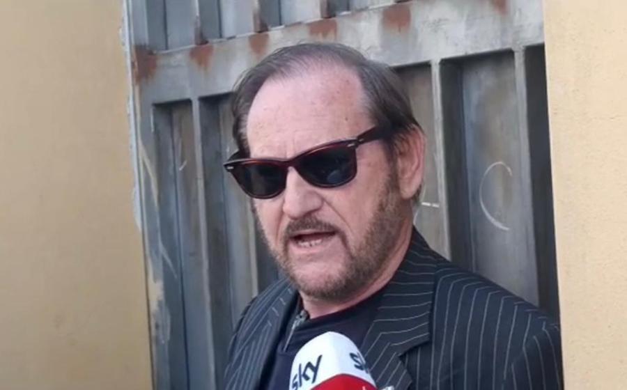Bambina scomparsa a Firenze: il padre esce dall’Astor coi carabinieri per essere sentito. C’è anche un investigatore privato: «Pronto a condividere quello che so con i carabinieri» – Video